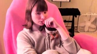 Amateur Teen with Huge Dildo Masturbating on Webcam