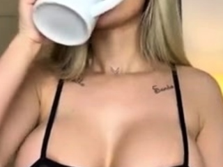 Big boob brunette masturbates on webcam